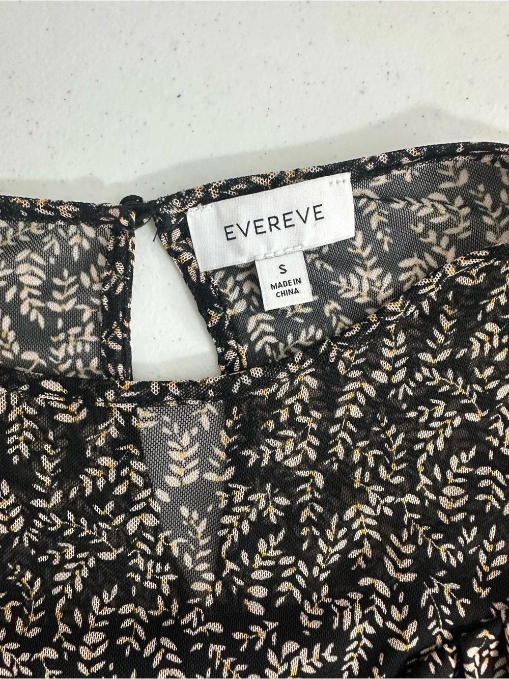Evereve Womens Size Small S Black Floral Mesh Short Sleeve Top Tunic Boho